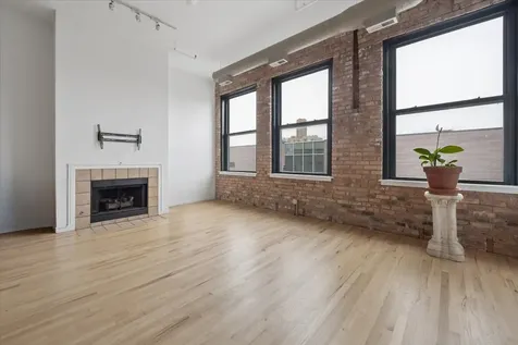 3151 North Lincoln Avenue Chicago IL 60657