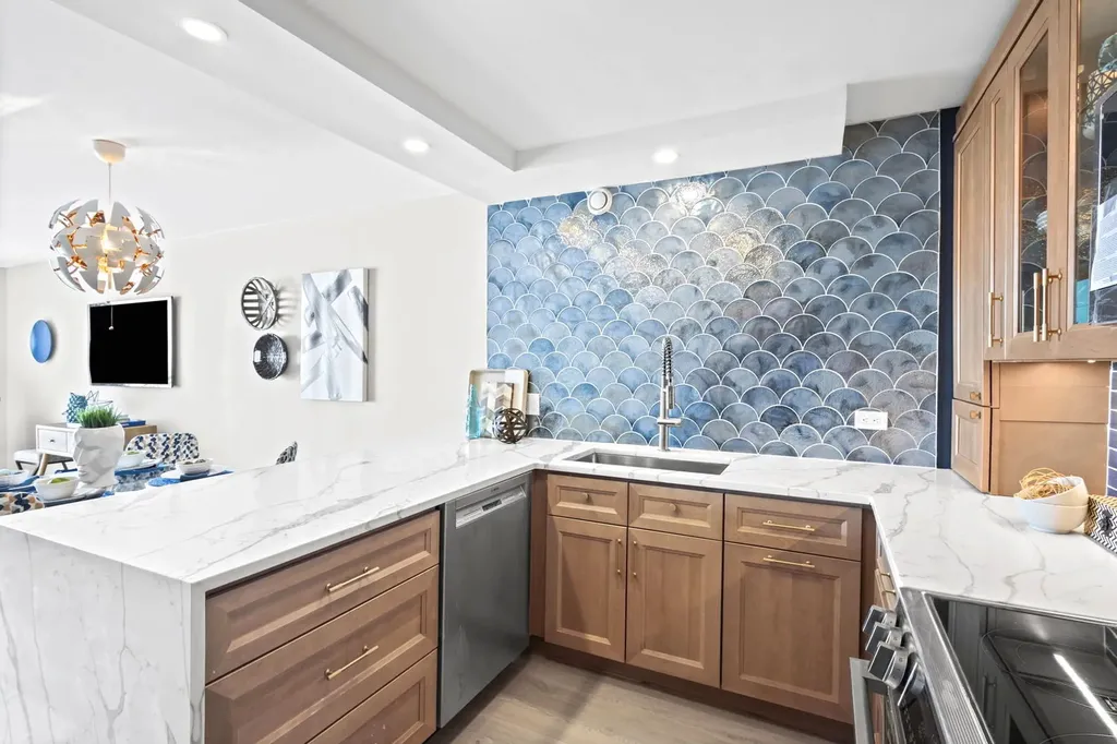 6007 North Sheridan Road Chicago IL 60660
