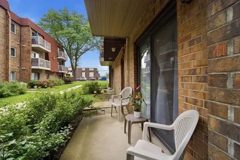 607 West Central Road Mount Prospect IL 60056