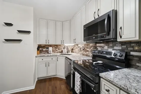 607 West Central Road Mount Prospect IL 60056