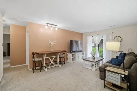 607 West Central Road Mount Prospect IL 60056