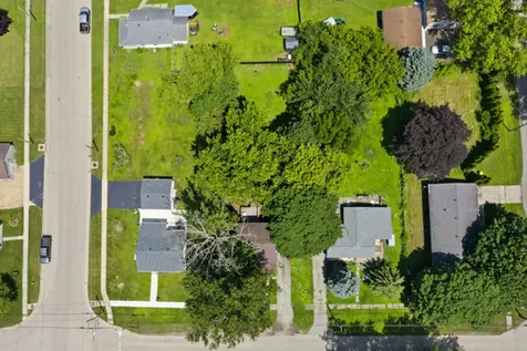 813 West Perry Street Belvidere IL 61008