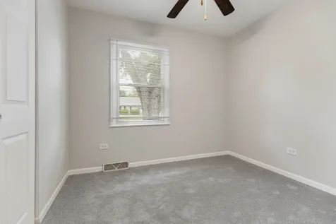 110 North Oak Lane Glenwood IL 60425