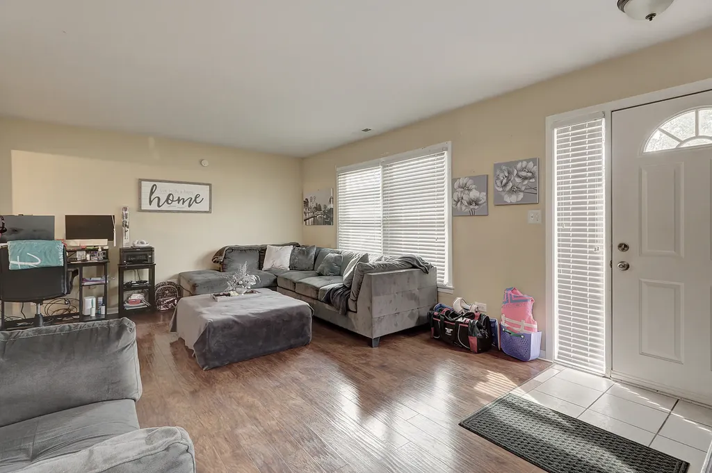 440 Wright Court Bolingbrook IL 60440