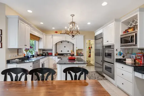 9336 Falling Waters Drive W Burr Ridge IL 60527