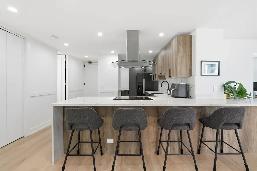 200 East Delaware Place Chicago IL 60611