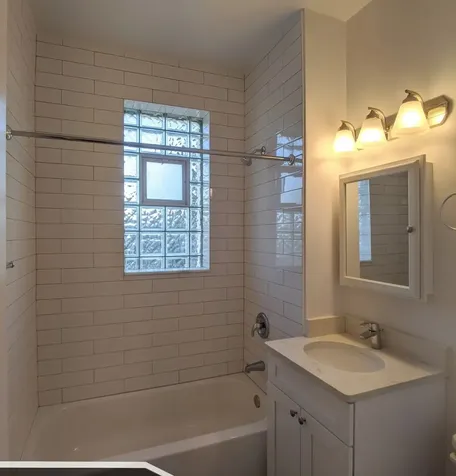 2814 North Troy Street Chicago IL 60618