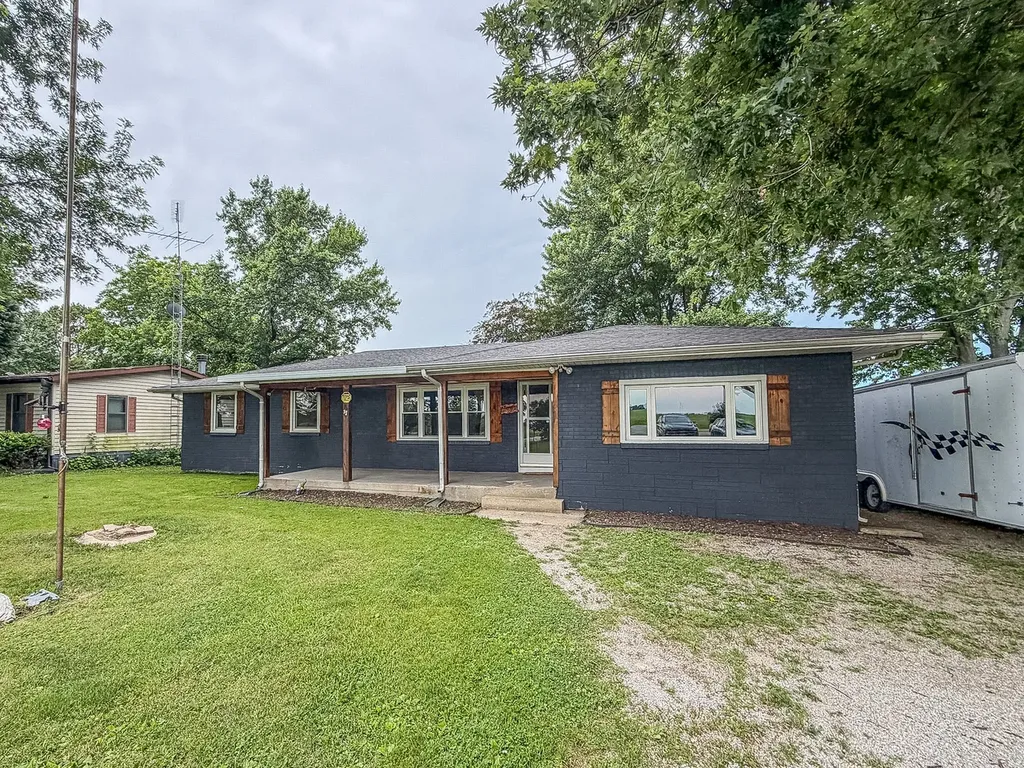 5155 Lake Road Mattoon IL 61938