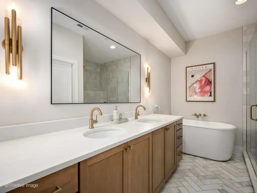 1938 North Sawyer Avenue Chicago IL 60647