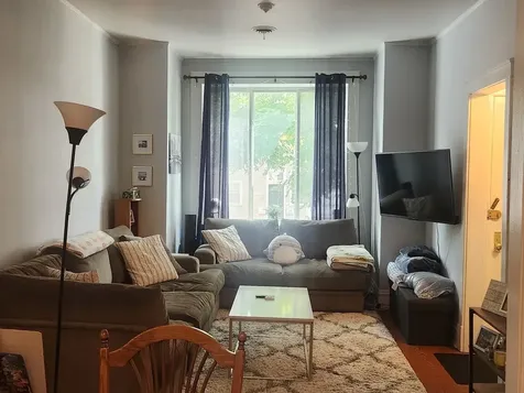 2102 West Barry Avenue Chicago IL 60618