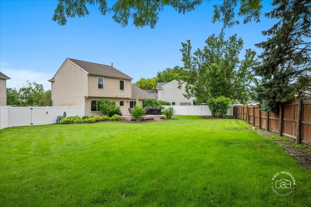599 Ryegrass Circle Aurora IL 60504