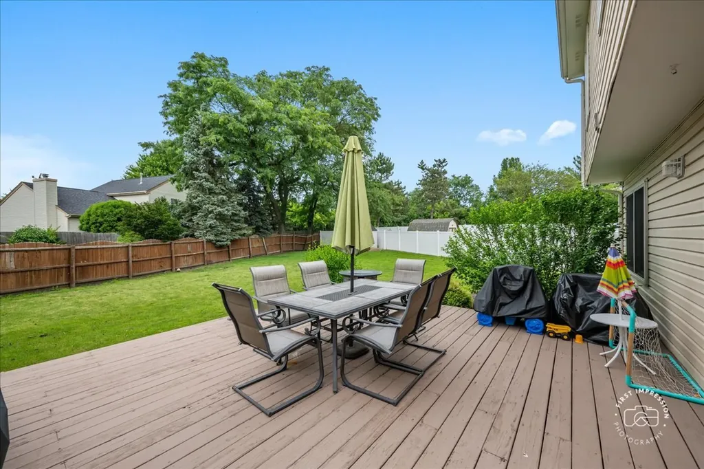 599 Ryegrass Circle Aurora IL 60504