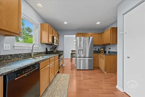 599 Ryegrass Circle Aurora IL 60504