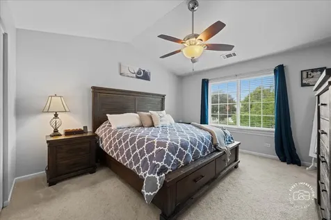 599 Ryegrass Circle Aurora IL 60504