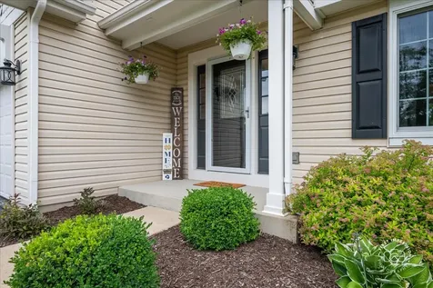 599 Ryegrass Circle Aurora IL 60504