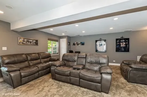 7206 Bradford Court Justice IL 60458
