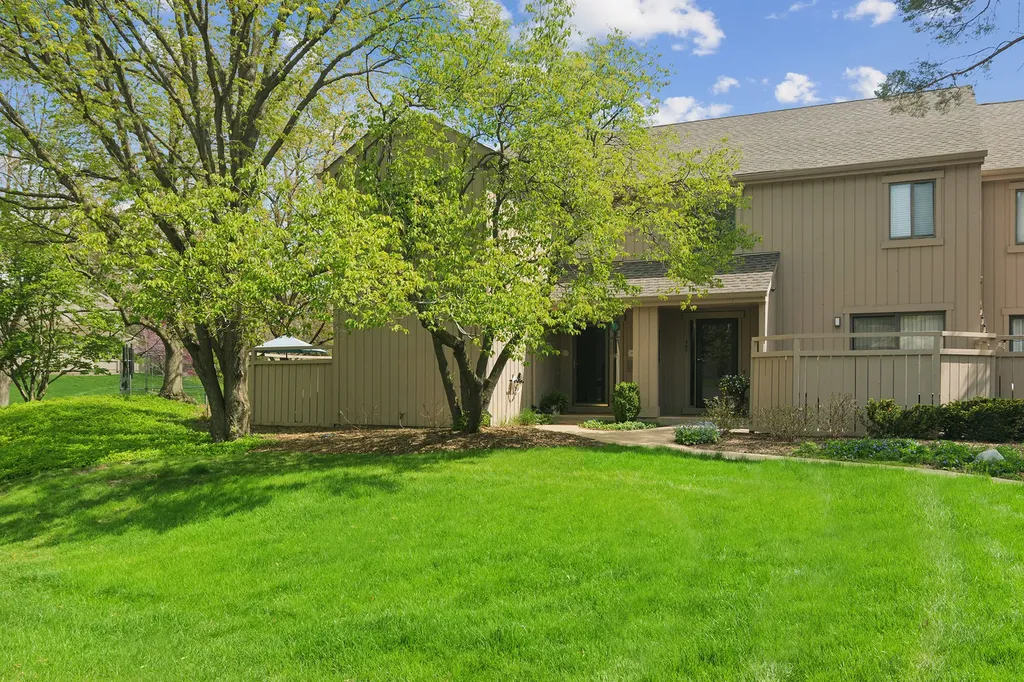 471 Old Barn Road Lake Barrington IL 60010