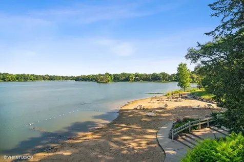 471 Old Barn Road Lake Barrington IL 60010