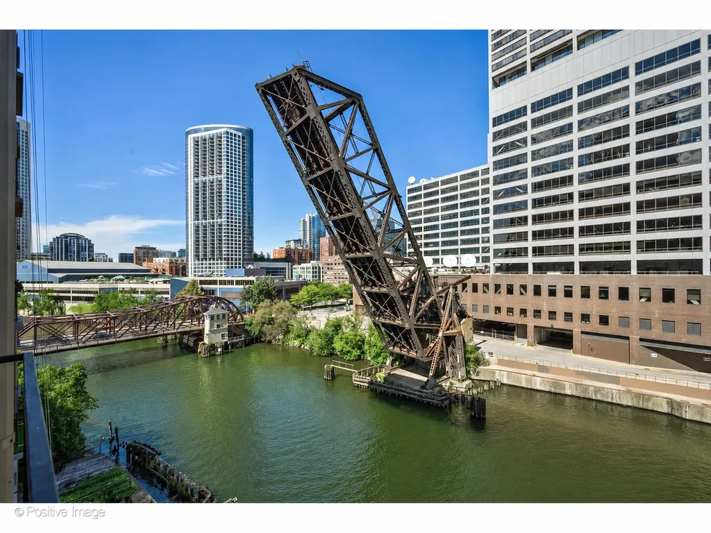 345 North Canal Street Chicago IL 60606