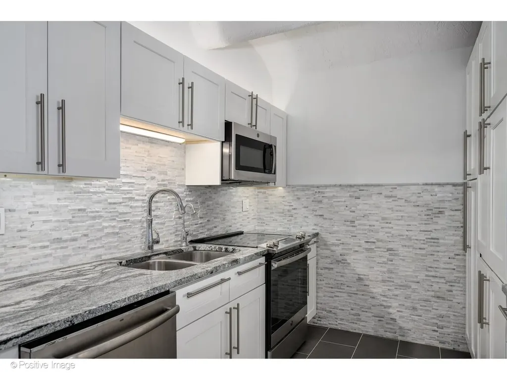 345 North Canal Street Chicago IL 60606