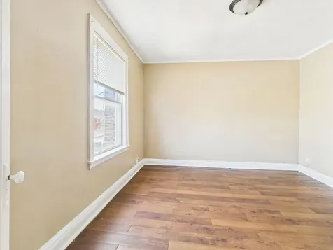 4338 West Kamerling Avenue Chicago IL 60651