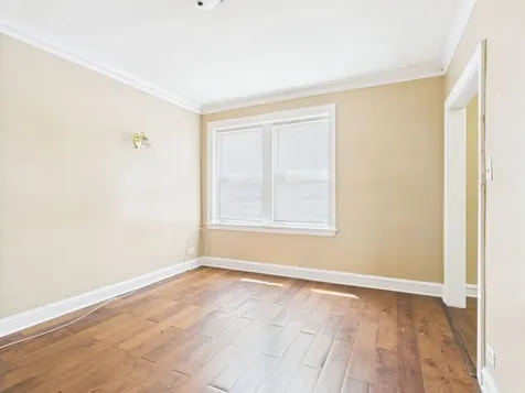 4338 West Kamerling Avenue Chicago IL 60651