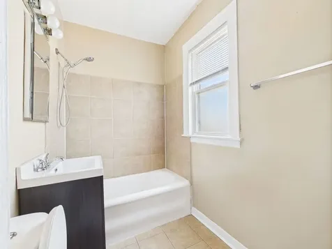 4338 West Kamerling Avenue Chicago IL 60651
