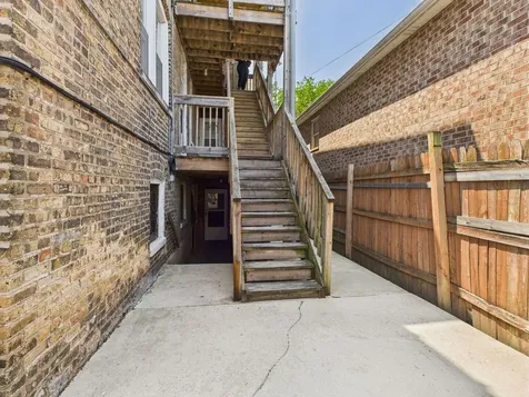 4338 West Kamerling Avenue Chicago IL 60651
