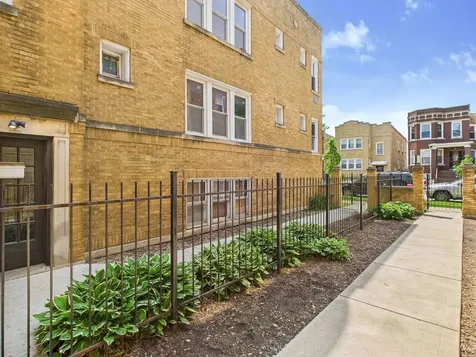 4338 West Kamerling Avenue Chicago IL 60651