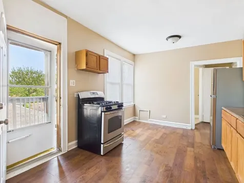 4338 West Kamerling Avenue Chicago IL 60651