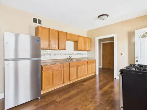 4338 West Kamerling Avenue Chicago IL 60651