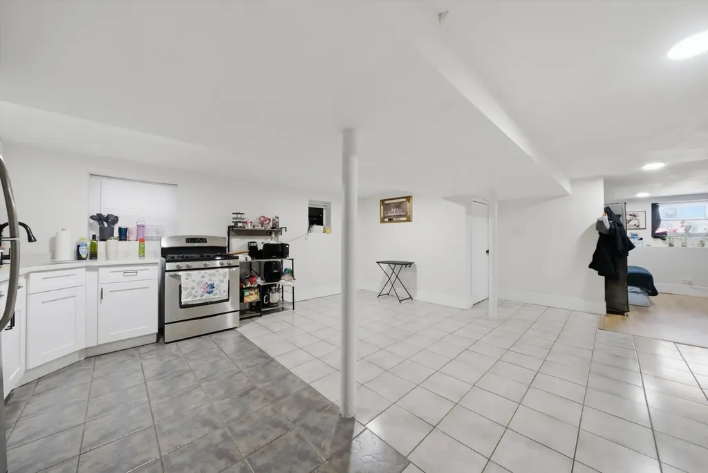 5105 West Altgeld Street Chicago IL 60639