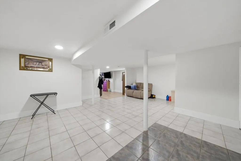 5105 West Altgeld Street Chicago IL 60639