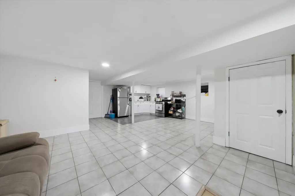 5105 West Altgeld Street Chicago IL 60639