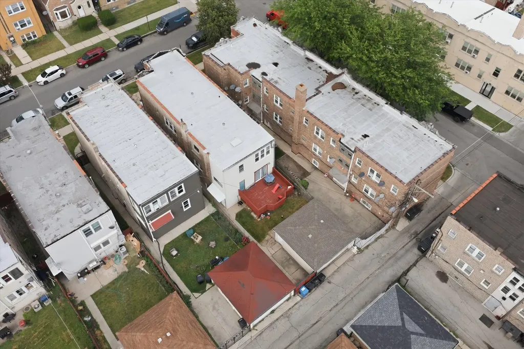 5105 West Altgeld Street Chicago IL 60639