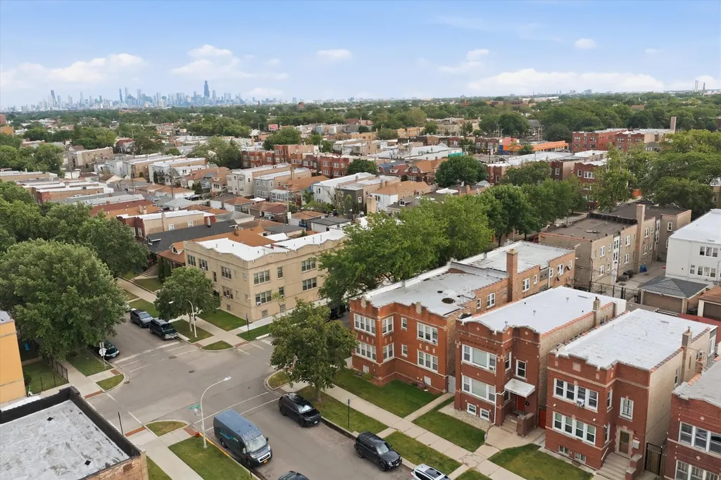 5105 West Altgeld Street Chicago IL 60639