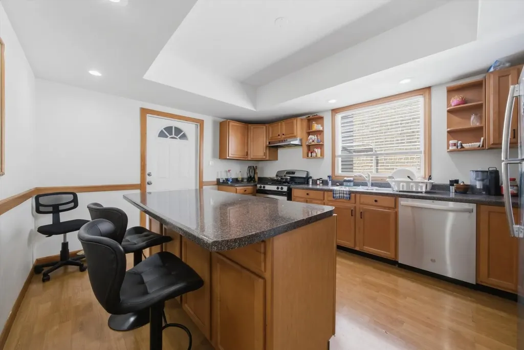 5105 West Altgeld Street Chicago IL 60639