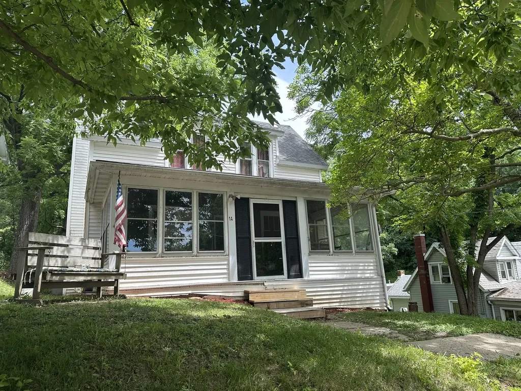 14 Hill Street Savanna IL 61074