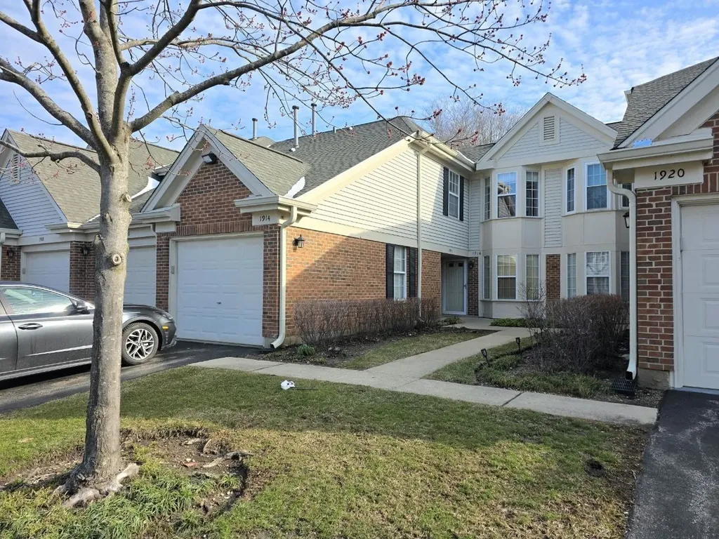 1914 Quaker Hollow Lane Streamwood IL 60107