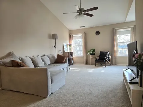 1914 Quaker Hollow Lane Streamwood IL 60107
