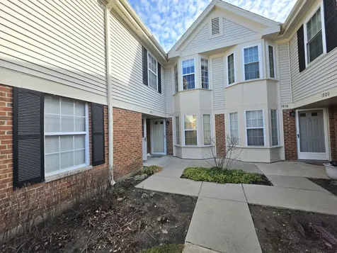 1914 Quaker Hollow Lane Streamwood IL 60107