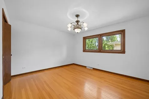 1012 Courtland Avenue Park Ridge IL 60068