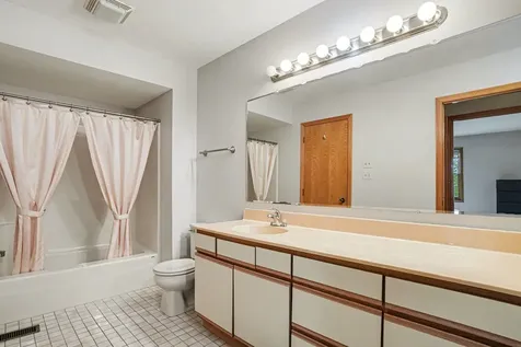 10021 Cambridge Court Mokena IL 60448