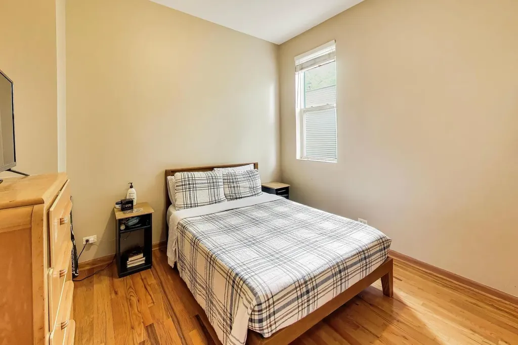 2141 North Point Street Chicago IL 60647
