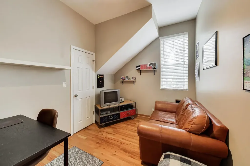 2141 North Point Street Chicago IL 60647