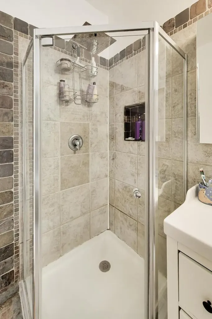 2141 North Point Street Chicago IL 60647
