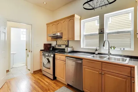 2141 North Point Street Chicago IL 60647