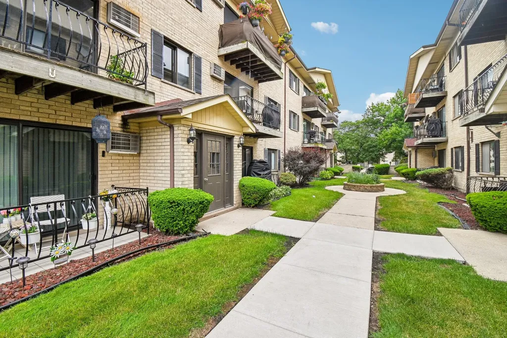 2139 North Harlem Avenue Chicago IL 60707