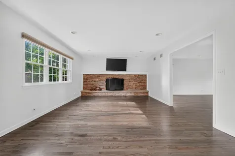 613 Michelline Lane Northbrook IL 60062