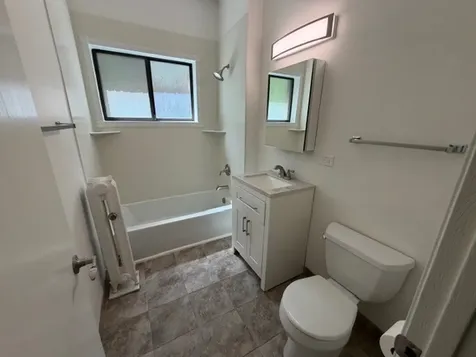 804 West Lakeside Place Chicago IL 60640